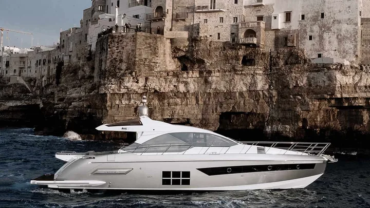 Official Azimut S6 image supplied by Azimut Yachts.