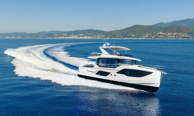Absolute Navetta 62 Keeps 18.68m High-Volume Cruiser With Twin IPS1350 Power