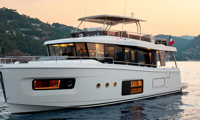 Swift Trawler 54 Heads to Fort Lauderdale with BENETEAU