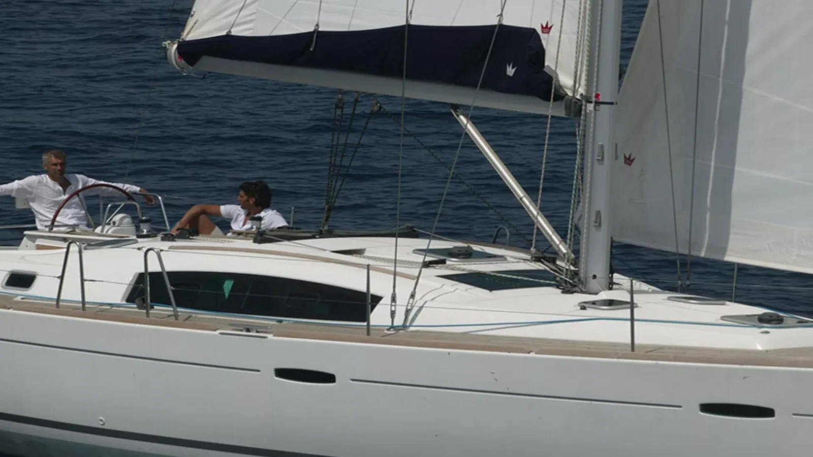 Official Beneteau OCEANIS 43 image supplied by Beneteau.