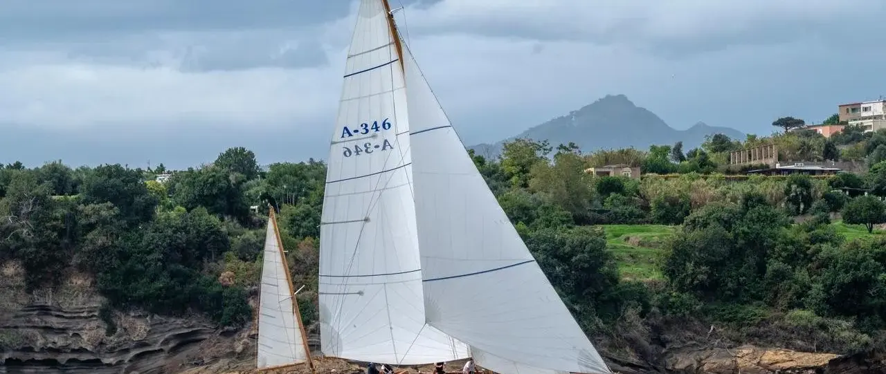Official 1952 Don Quijote classic yacht listing image