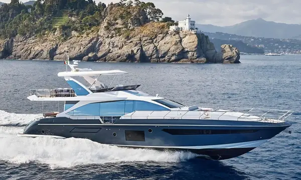 2020 Azimut 74 Listed at €2.995m in Cannes
