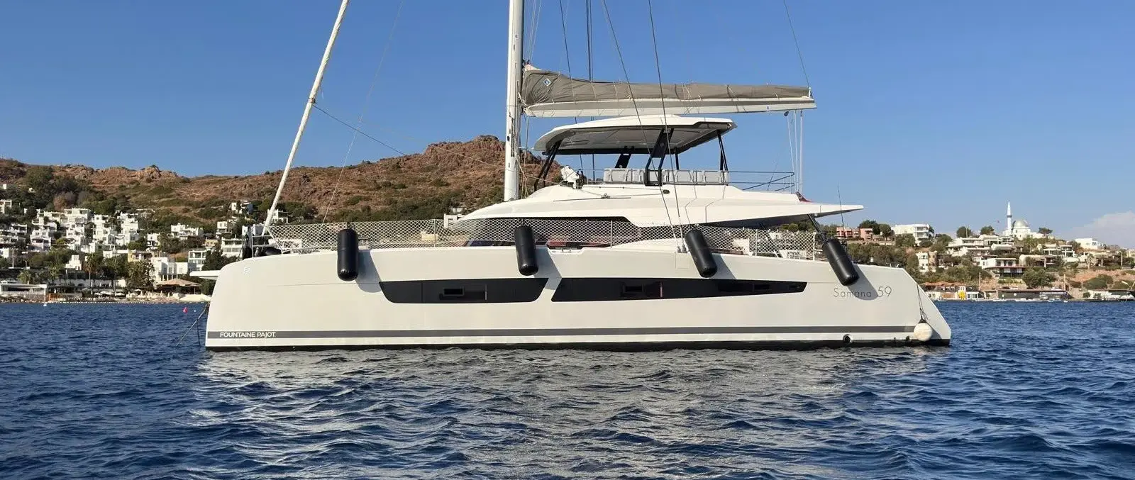 Official listing image — Fountaine Pajot 62 2025