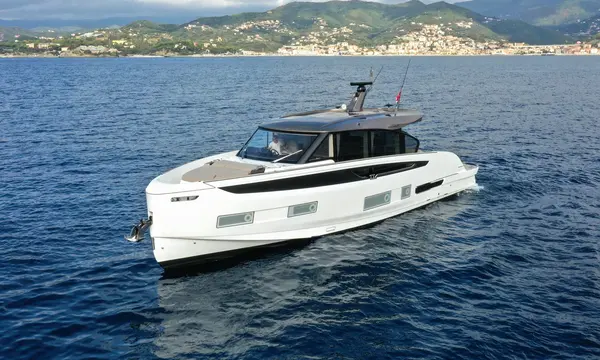 2025 Azimut Seadeck 6 Listed at €2.3m in Varazze