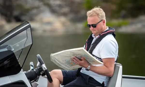 Axopar Adds Simrad NSO 4 Helm Option to Flagship Models