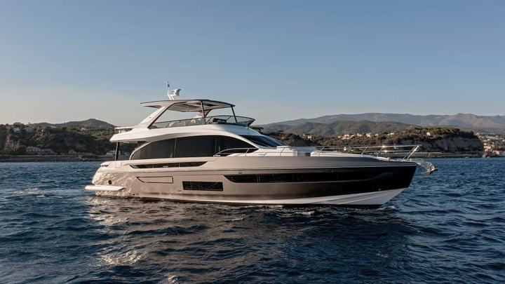 Azimut Fly 72 — official model image