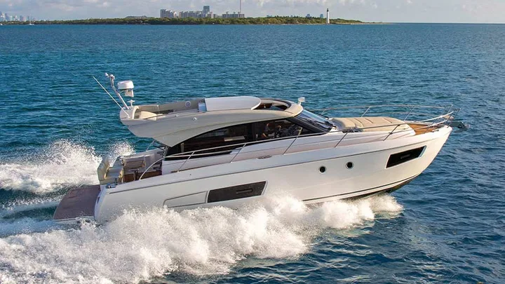 Official BAVARIA VIRTESS 420 model image from Bavaria Yachts.