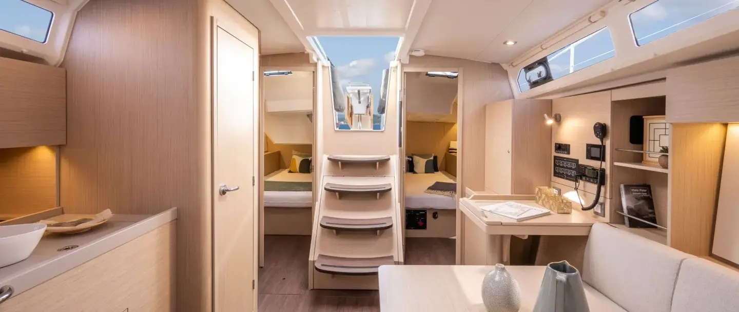 Official BENETEAU Oceanis interior image