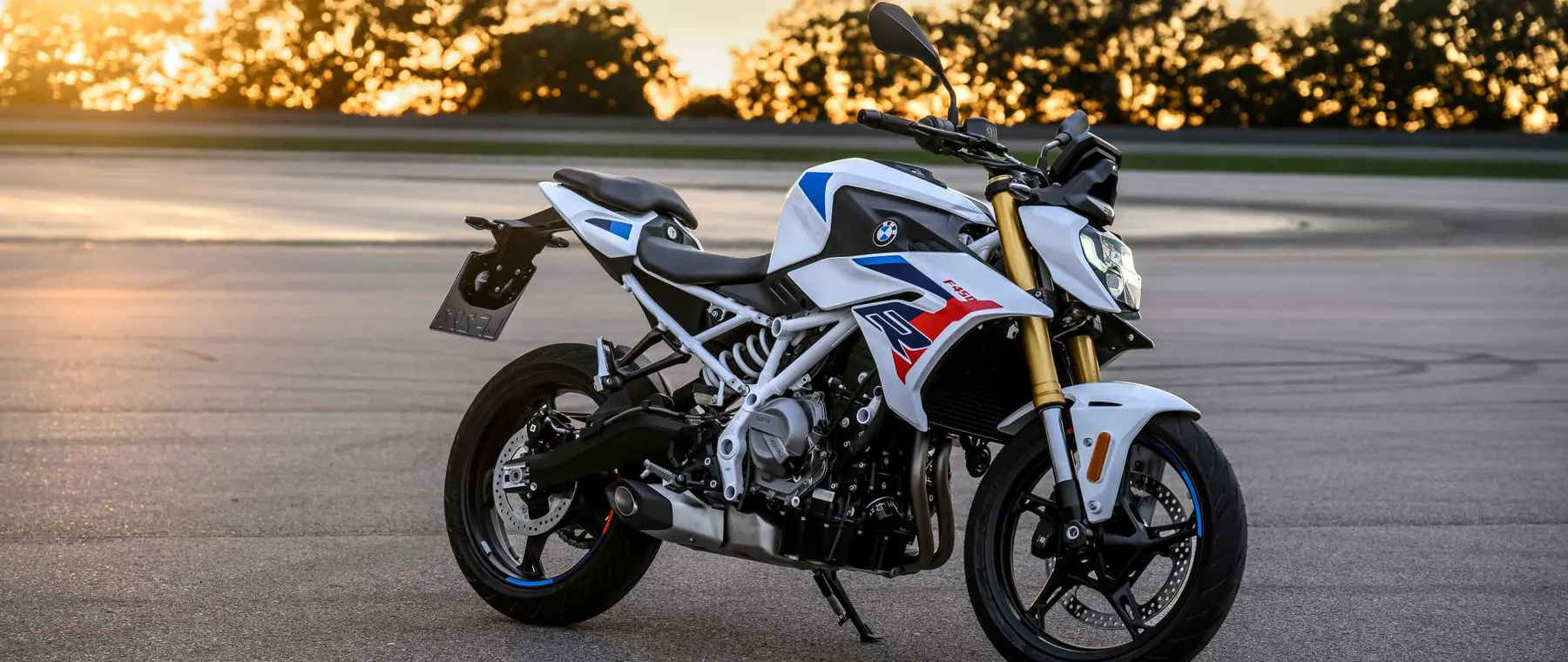 BMW F 450 R Brings 48hp and Lightweight Tech to Premium Weekend Riding