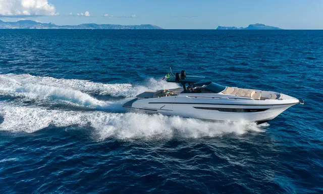 Bosch Electric Yacht Drive Makes On-Water Debut at Grand Pavois