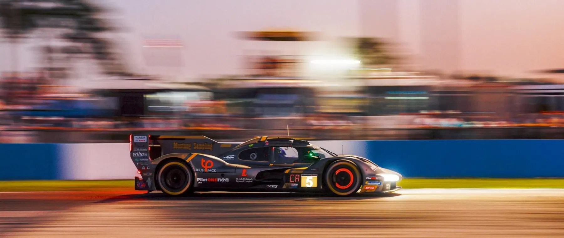 Privateer Porsche 963 Takes on Factory Teams at Sebring