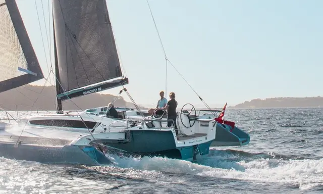 Dragonfly 40 Carbon Set for UK Debut at Southampton