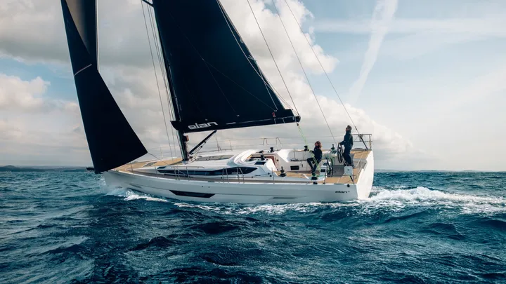 Official Elan E6 model image from Elan Yachts.