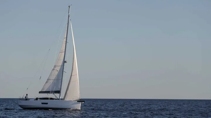 Official Elan GT5 model image from Elan Yachts.
