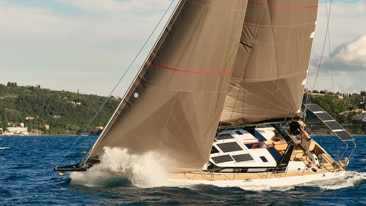Official Elan GT6 X model image from Elan Yachts.