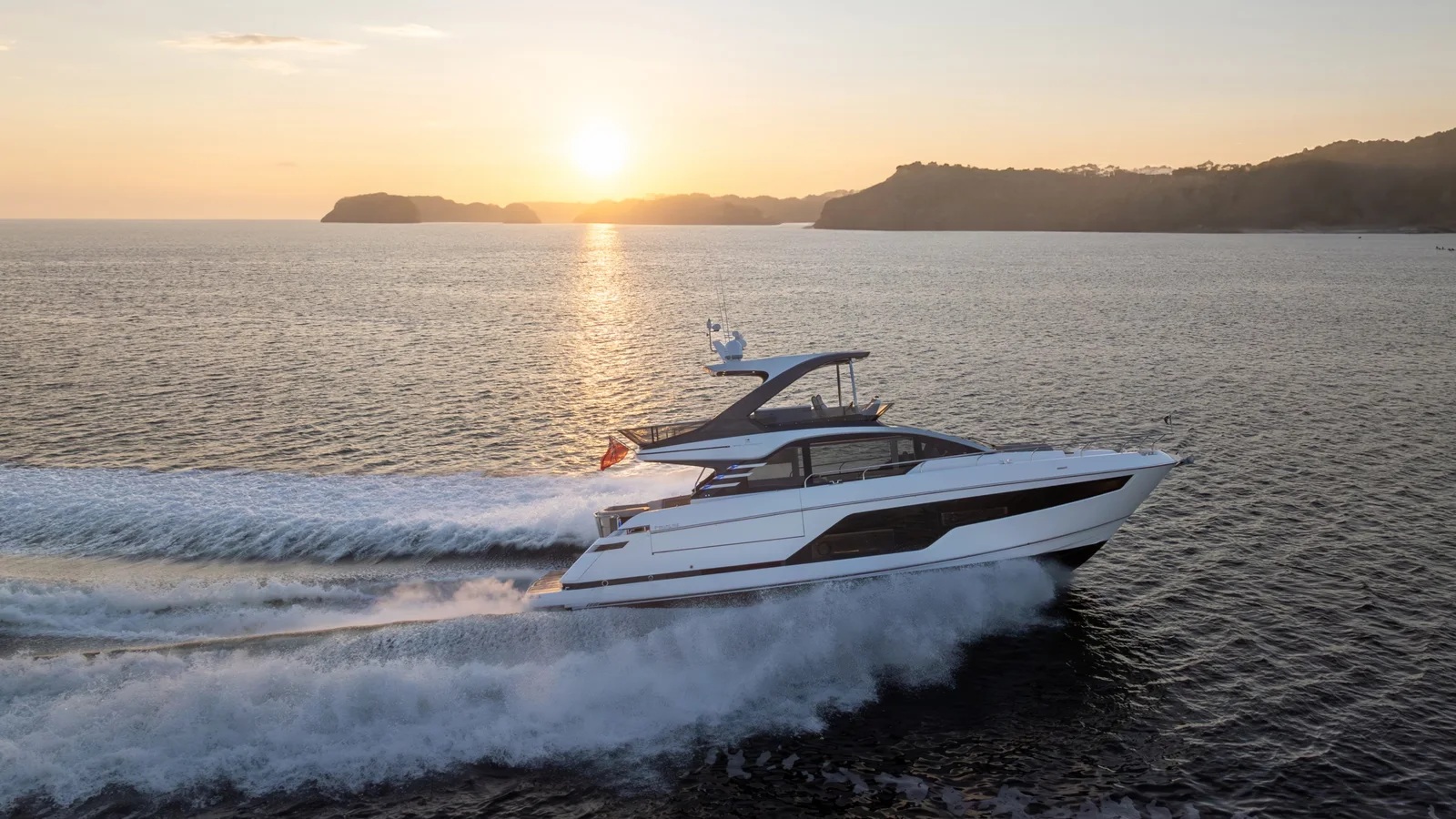 Official Fairline Squadron 58 model image from Fairline.
