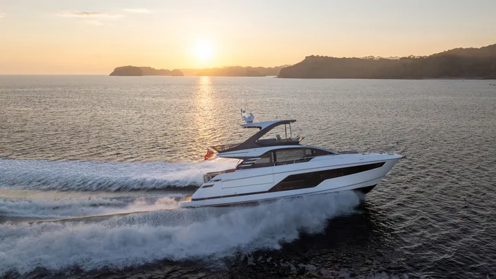 Official Fairline Squadron 58 model image from Fairline.