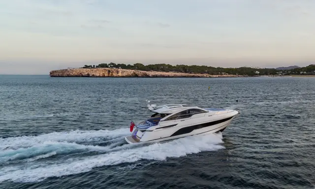 Fairline Targa 47 GT Makes World Premiere in Palm Beach