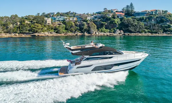 Fairline Squadron 50 Keeps 15.64m Flybridge Cruiser at Up to 32 Knots