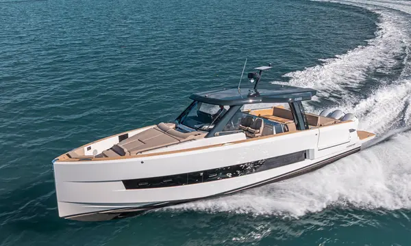 FJORD 490 Sport Offers Three-Outboard Alternative to Open