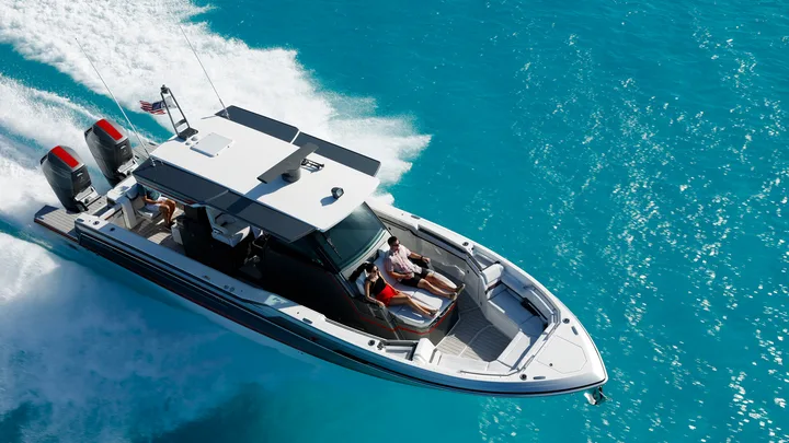 Official Formula 387 Center Console Sport model image from Formula Boats.