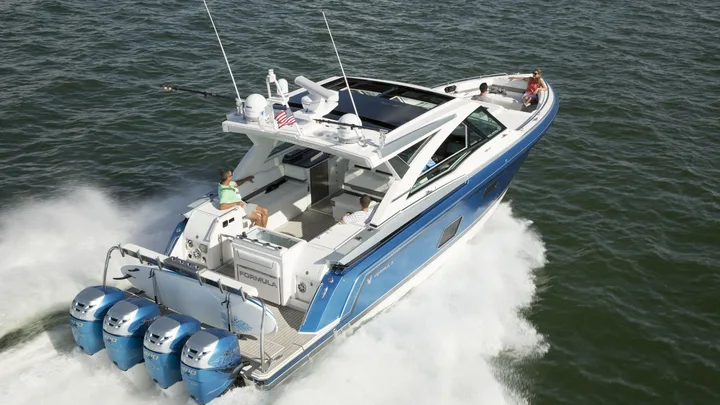 Official Formula 430 All Sport Crossover model image from Formula Boats.