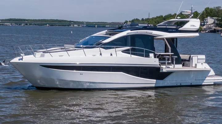 Official Galeon 470 SKY model image from Galeon Yachts.