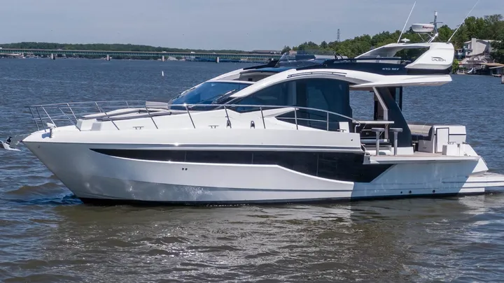 Official Galeon 470 SKY model image from Galeon Yachts.