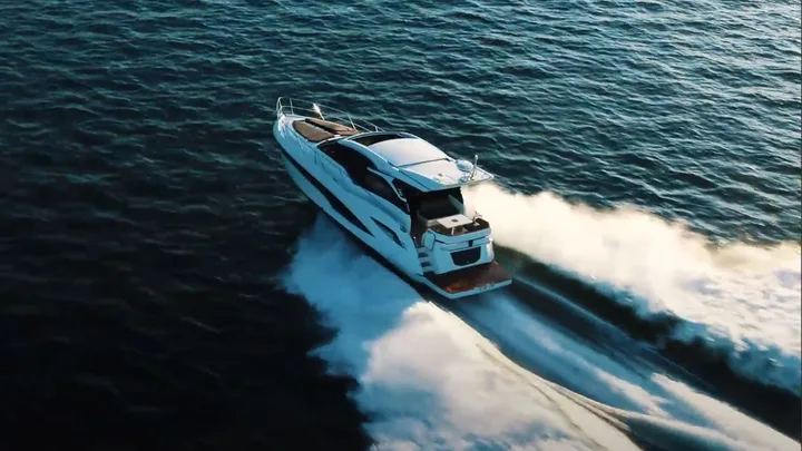 Official Galeon 425 HTS model image from Galeon Yachts.