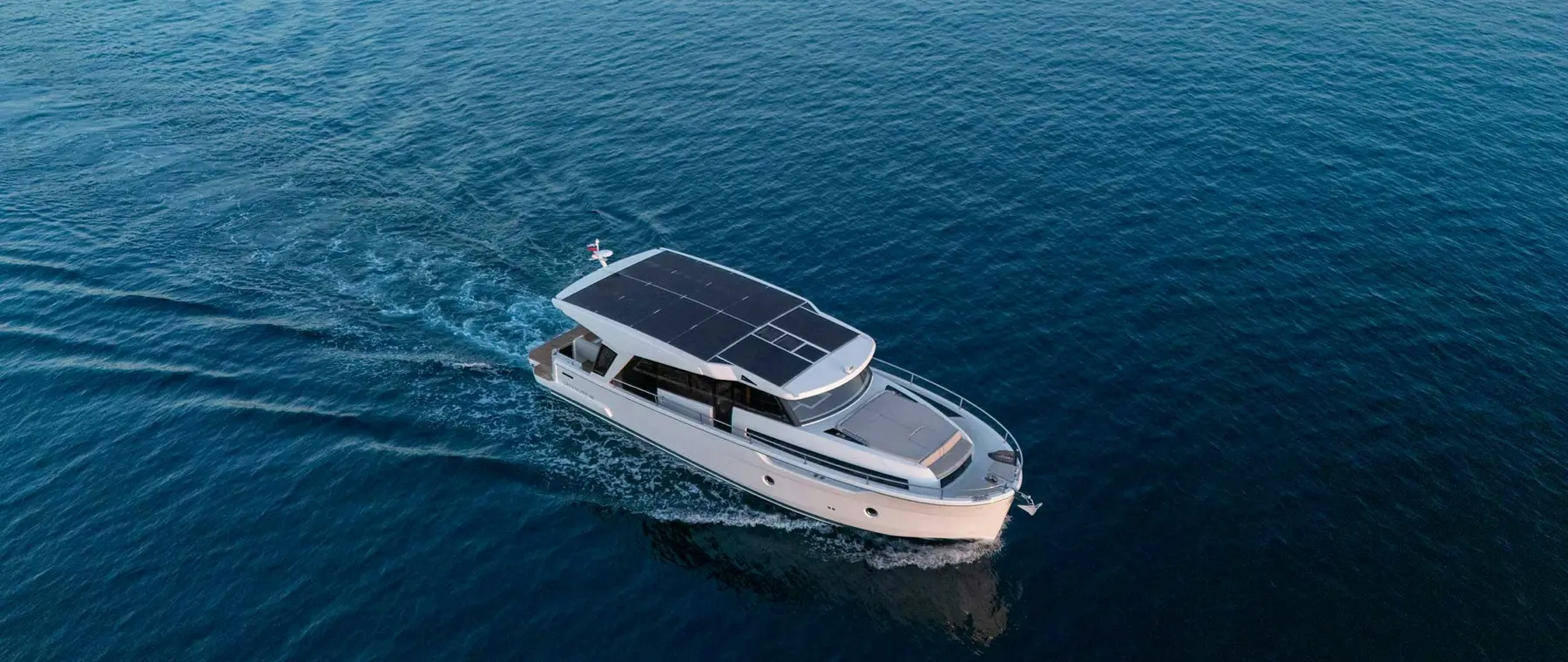 Official Greenline 42 model image from Greenline Yachts.