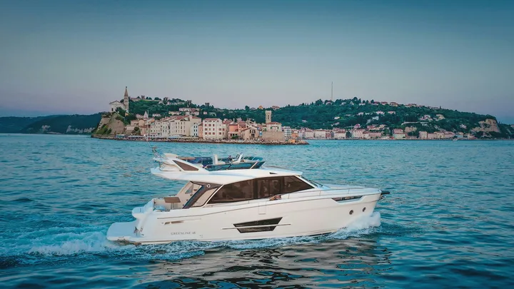Official Greenline 45 Fly model image from Greenline Yachts.