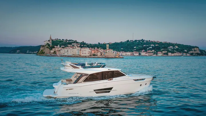 Official Greenline 45 Fly model image from Greenline Yachts.