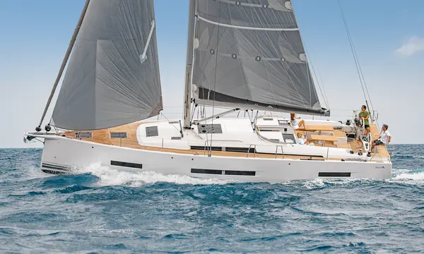 Hanse 510 Combines a Large Tender Garage With More Than 100 Layout Choices