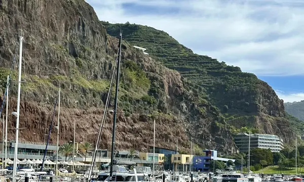 HH50 Lickety Logs 4,000nm Mediterranean Season With Only 10% Motoring
