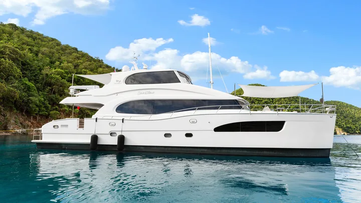Official Horizon PC74 model image from Horizon Yachts.