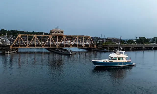 Hunt 56 Flybridge Makes Newport Show Debut