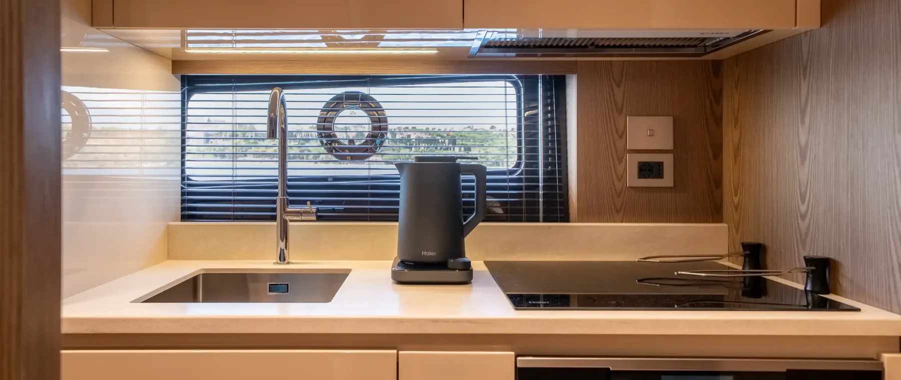 Invictus Yacht and Haier onboard comfort official image