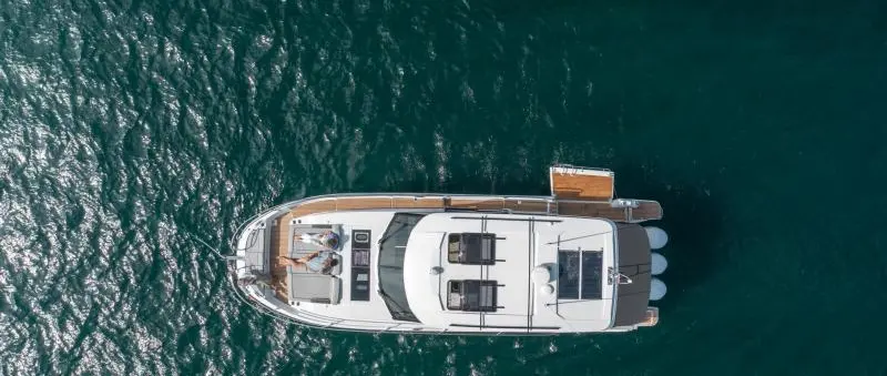 Official Jeanneau Merry Fisher 1295 Coupé model image from Jeanneau.