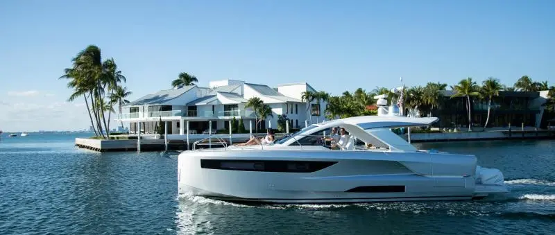 Official Jeanneau DB/43 OB model image from Jeanneau.