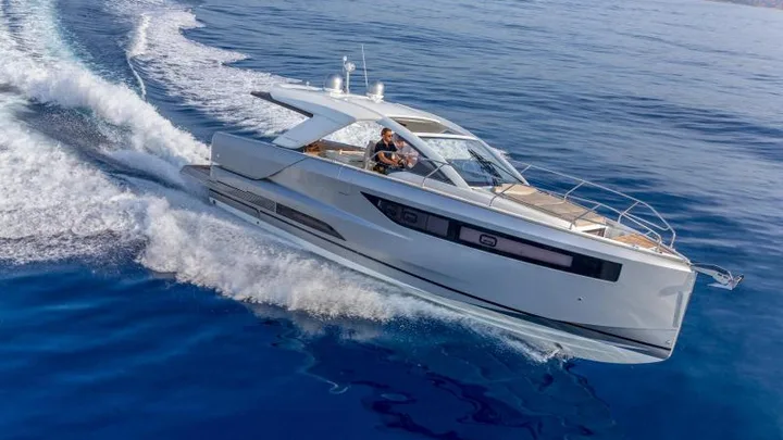 Official Jeanneau DB/43 IB model image from Jeanneau.
