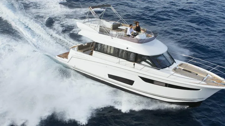 Official Jeanneau Velasco 43F model image from Jeanneau.