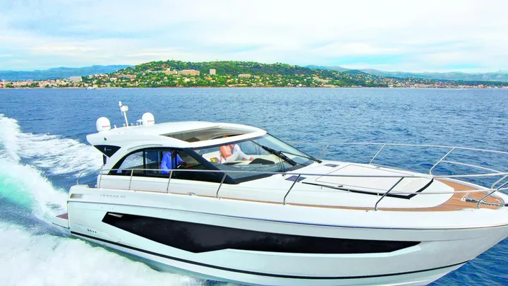 Official Jeanneau Leader 46 model image from Jeanneau.