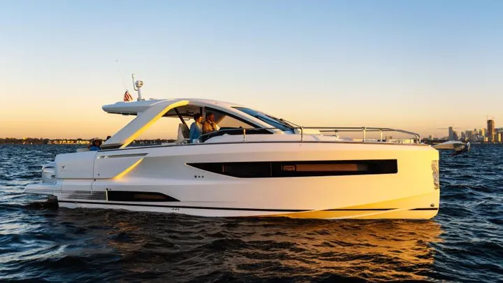 Official Jeanneau DB/37 OB model image from Jeanneau.