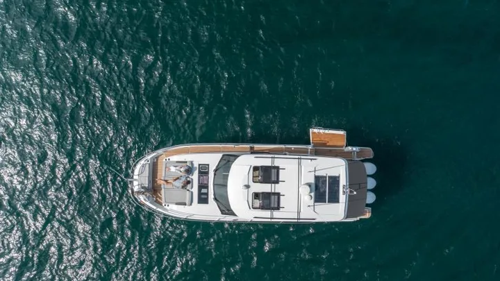 Official Jeanneau Merry Fisher 1295 Coupé model image from Jeanneau.