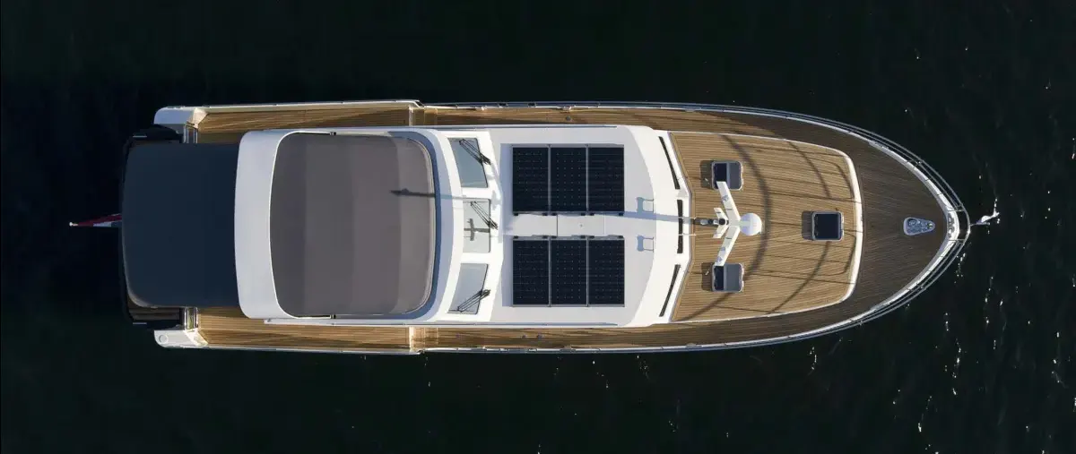 Linssen Grand Sturdy 550 Turns a Folding Variotop Into Four-Season Cruising Comfort