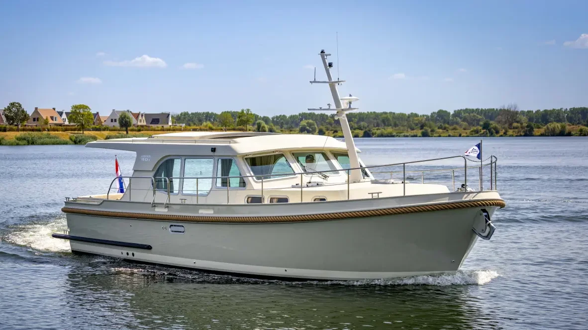 Official Linssen Grand Sturdy 40.1 Sedan model image from Linssen Yachts.
