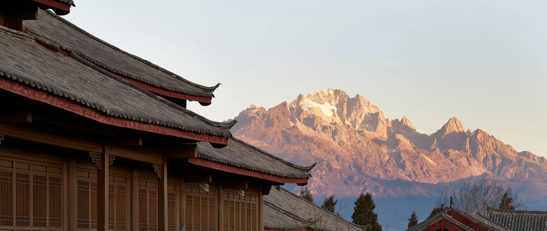 Amandayan Lijiang: Nakhi Architecture Above the Old Town