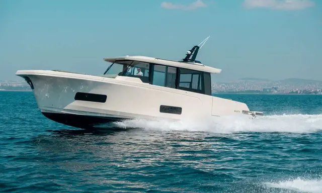 AIATA Wayfinder 50 Heads to Bosphorus In-Water Show