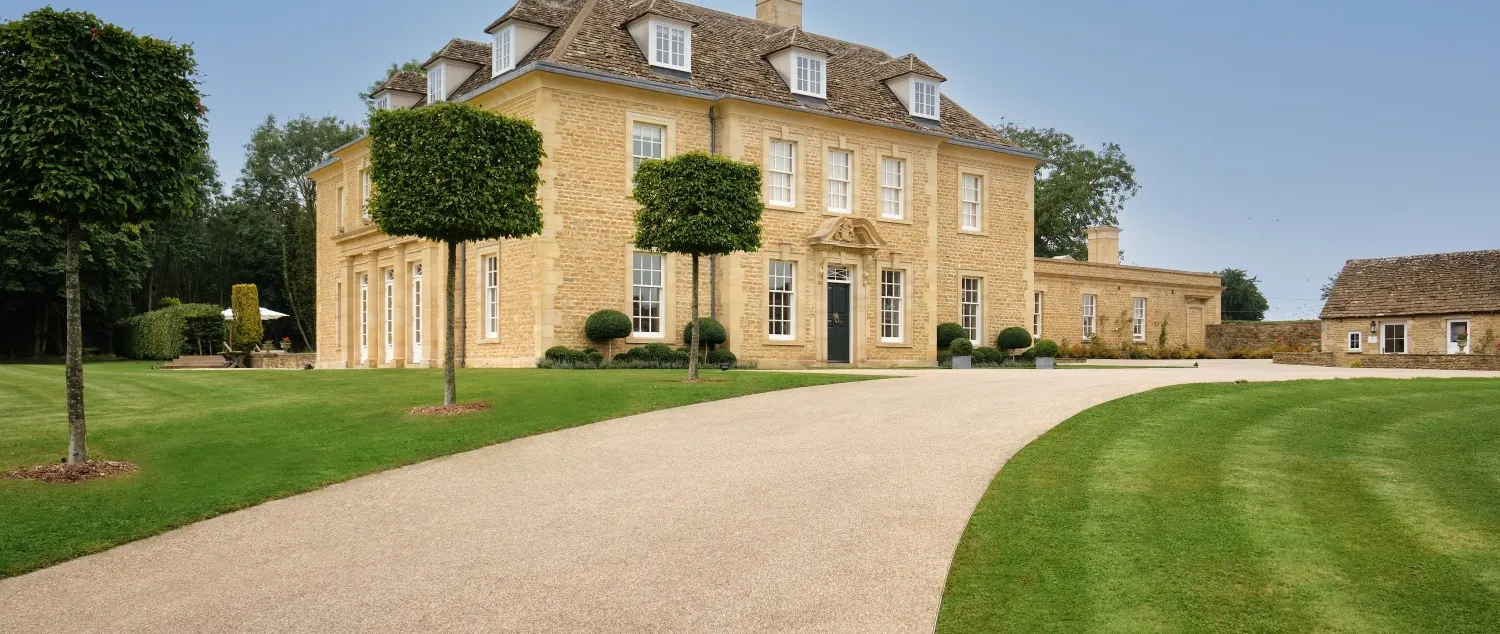 Mandarin Oriental Pairs Mayfair with a Cotswolds Estate