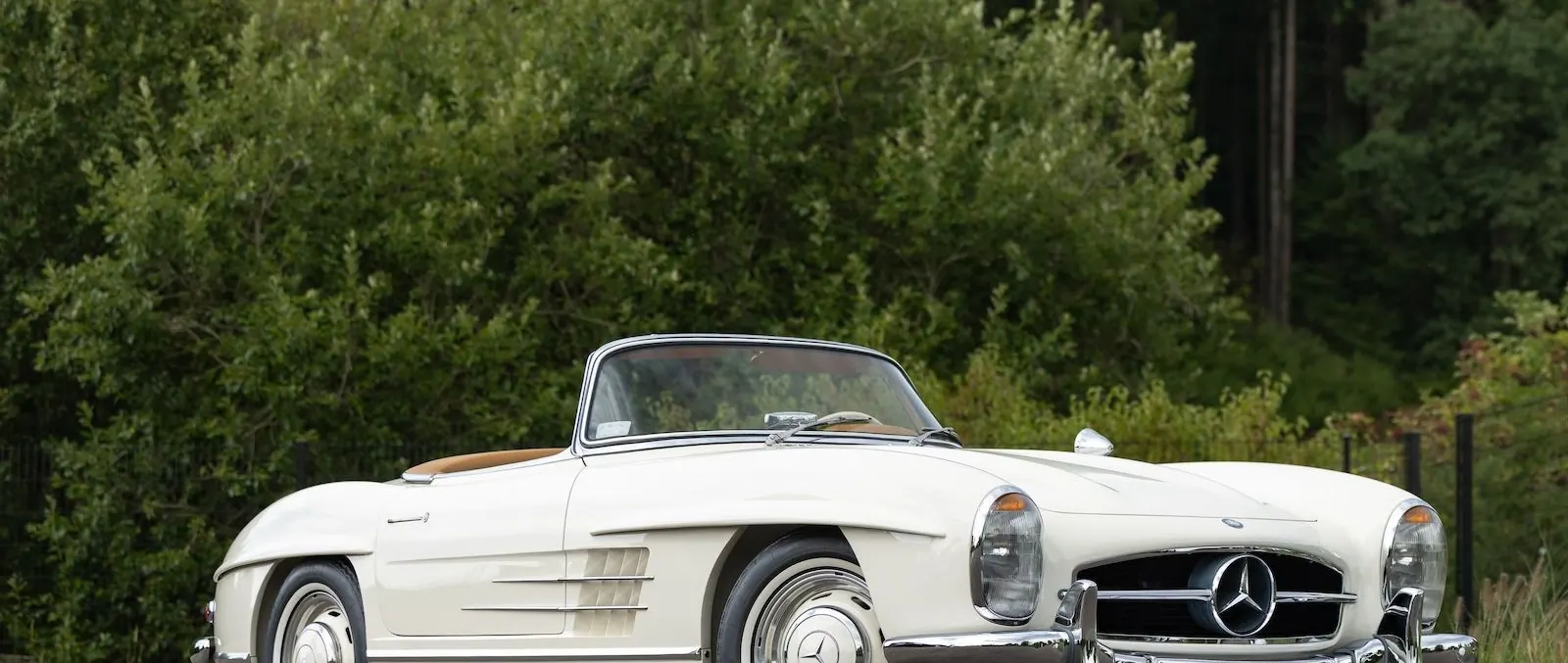 1961 Mercedes-Benz 300 SL Roadster Sells for €1.265m